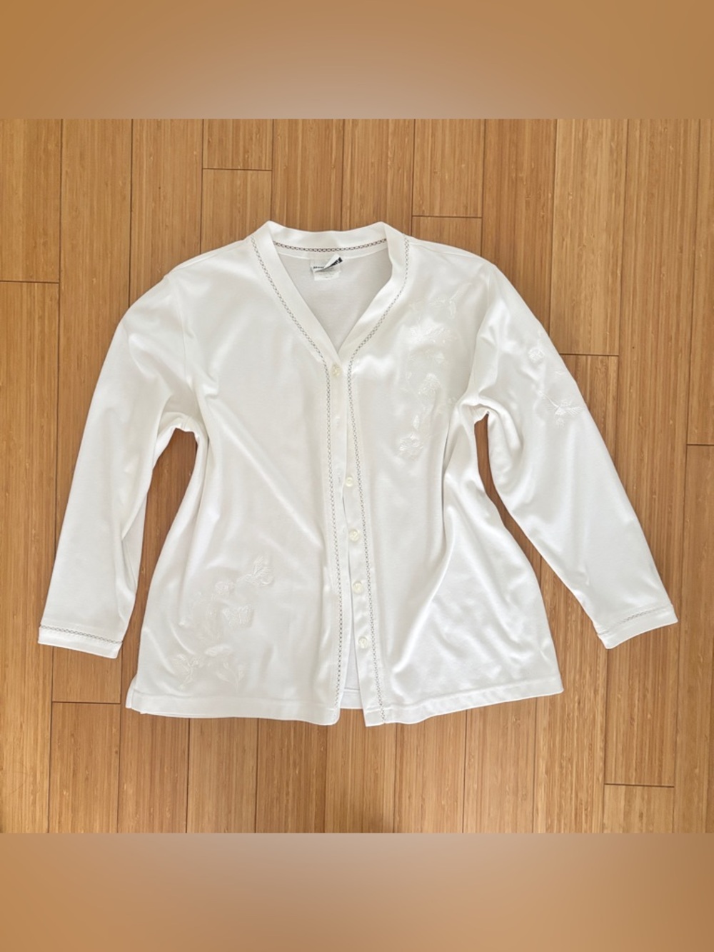 Vintage 90s white butterfly hummingbird embroidered cardigan